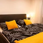 Schoene 2-Zimmerwhg 2-4 Personen, Gut Angebunden