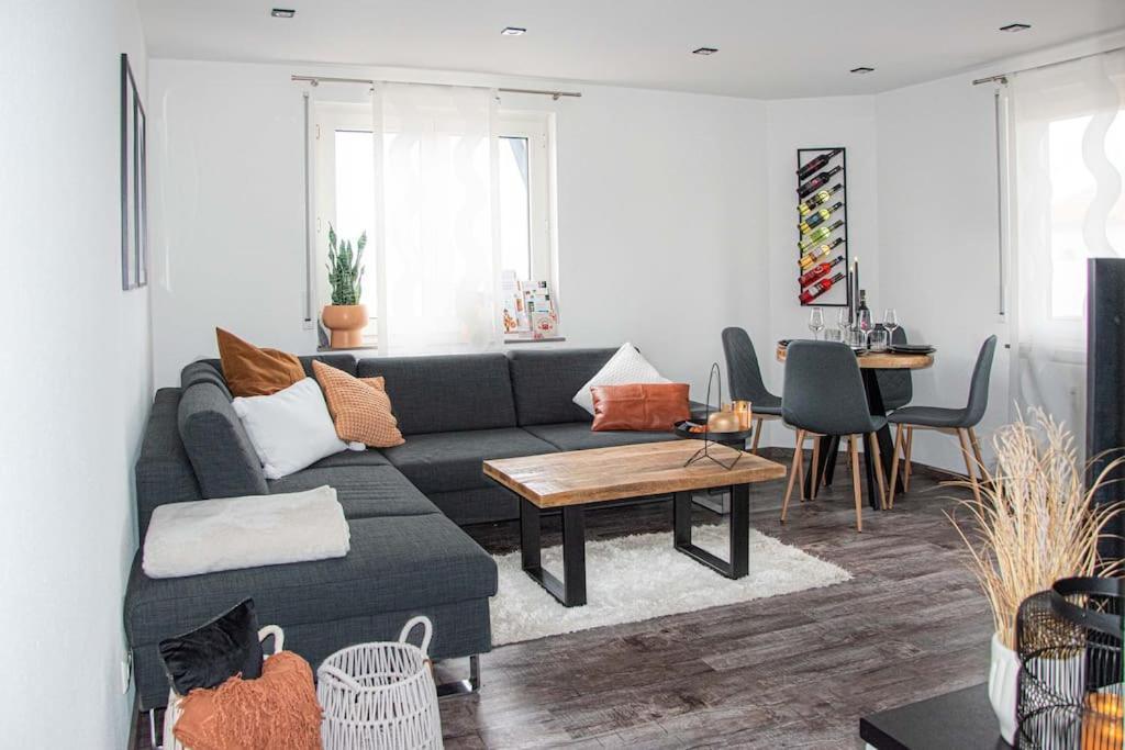 Schoene 2-zimmerwhg 2-4 Personen, Gut Angebunden Apartment