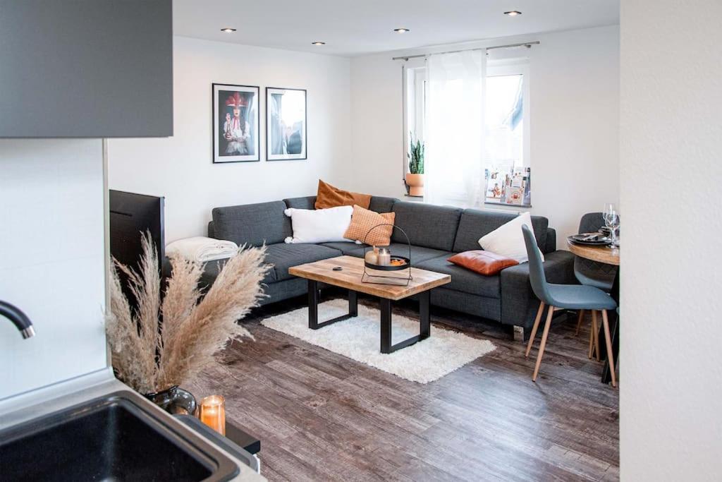 Apartment Schoene 2-zimmerwhg 2-4 Personen, Gut Angebunden *